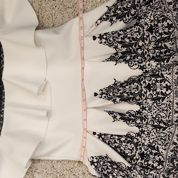 Beautiful Girls Dress Size 12 - Picture 7 of 10